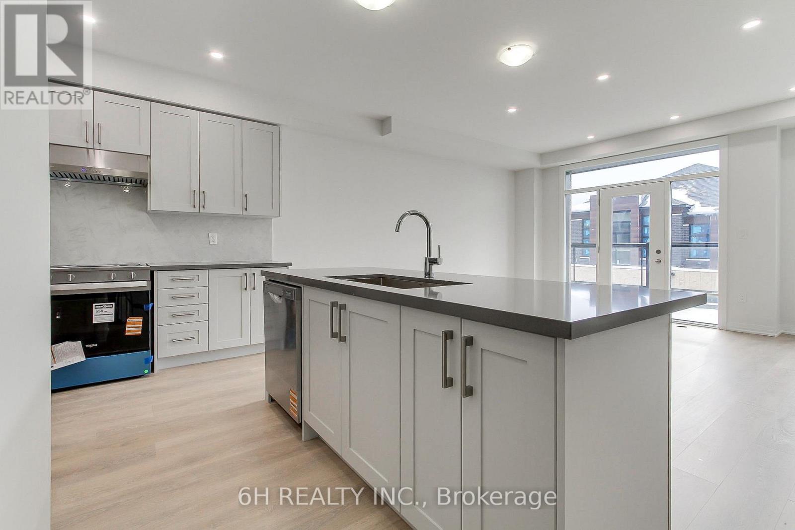 Lot 31 - 42 Harold Wilson Lane, Richmond Hill, Ontario  L4S 1N5 - Photo 11 - N12642320