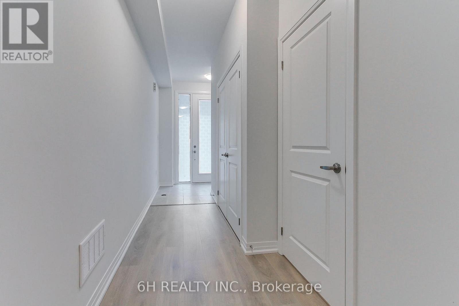 Lot 31 - 42 Harold Wilson Lane, Richmond Hill, Ontario  L4S 1N5 - Photo 3 - N12642320