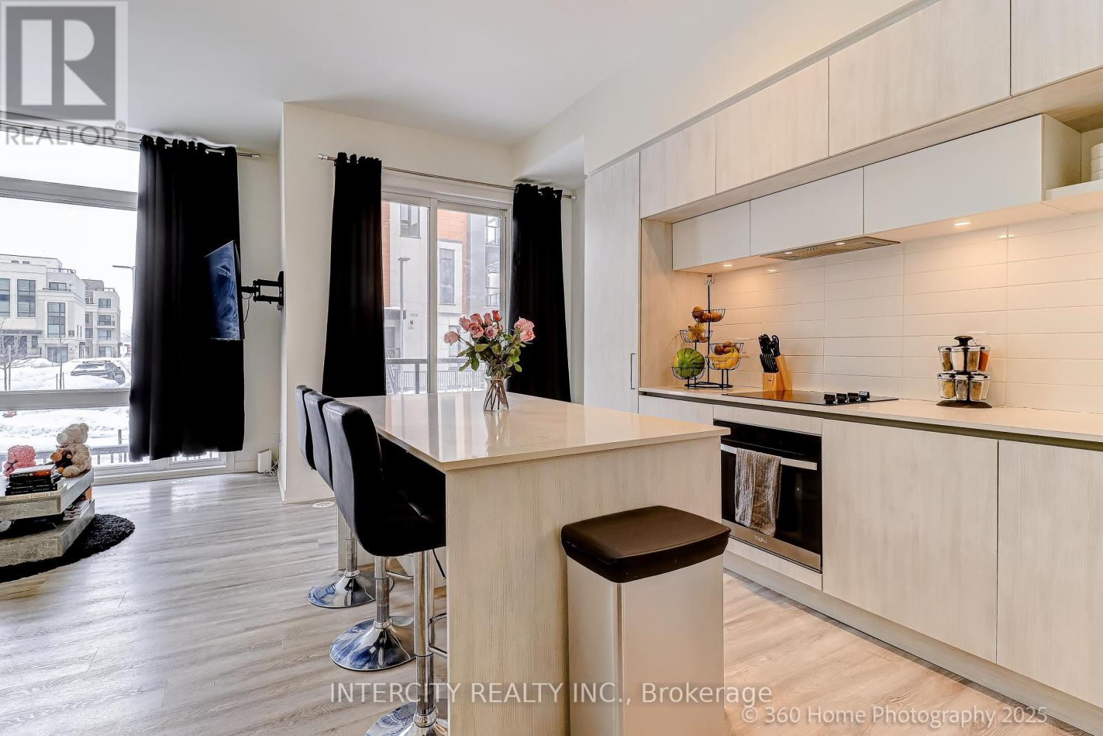 1504 - 11 David Eyer Road, Richmond Hill, Ontario  L4S 0N3 - Photo 11 - N12777446