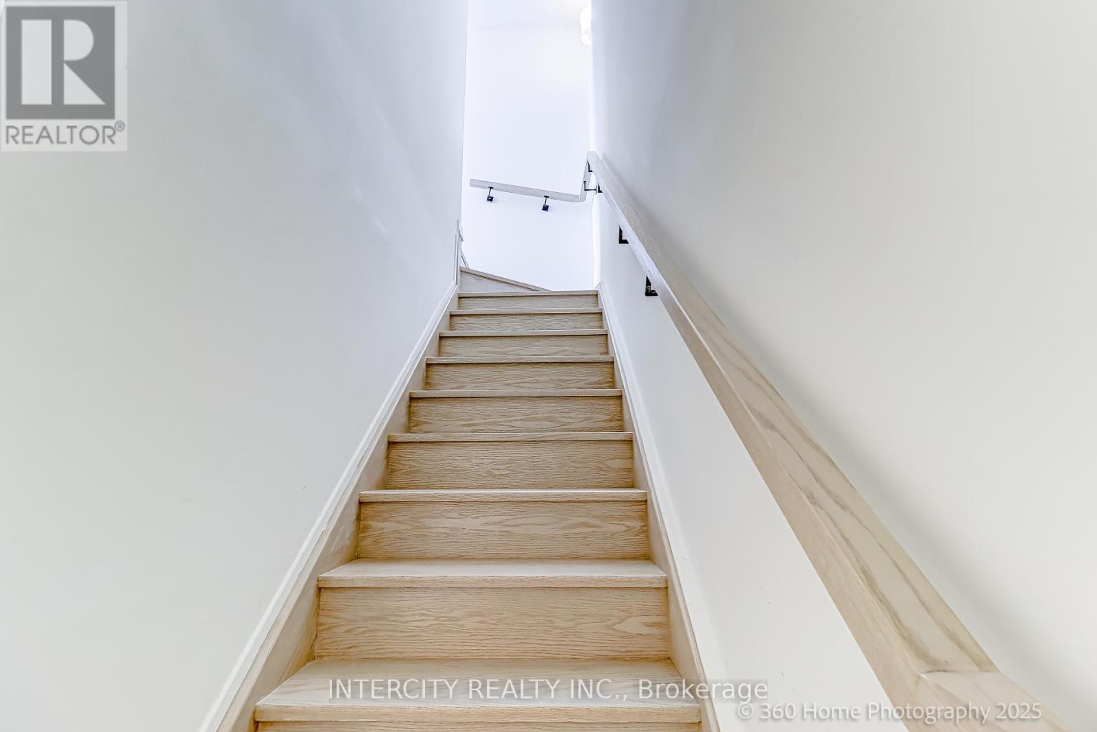 1504 - 11 David Eyer Road, Richmond Hill, Ontario  L4S 0N3 - Photo 12 - N12777446