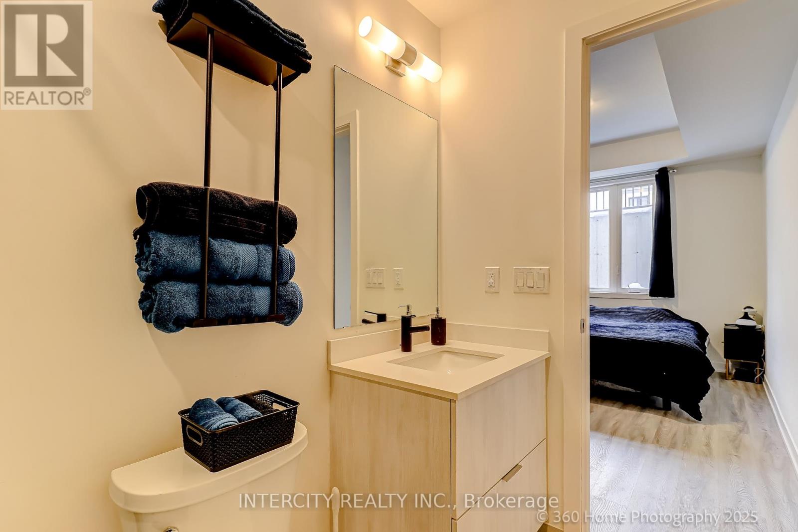 1504 - 11 David Eyer Road, Richmond Hill, Ontario  L4S 0N3 - Photo 17 - N12777446