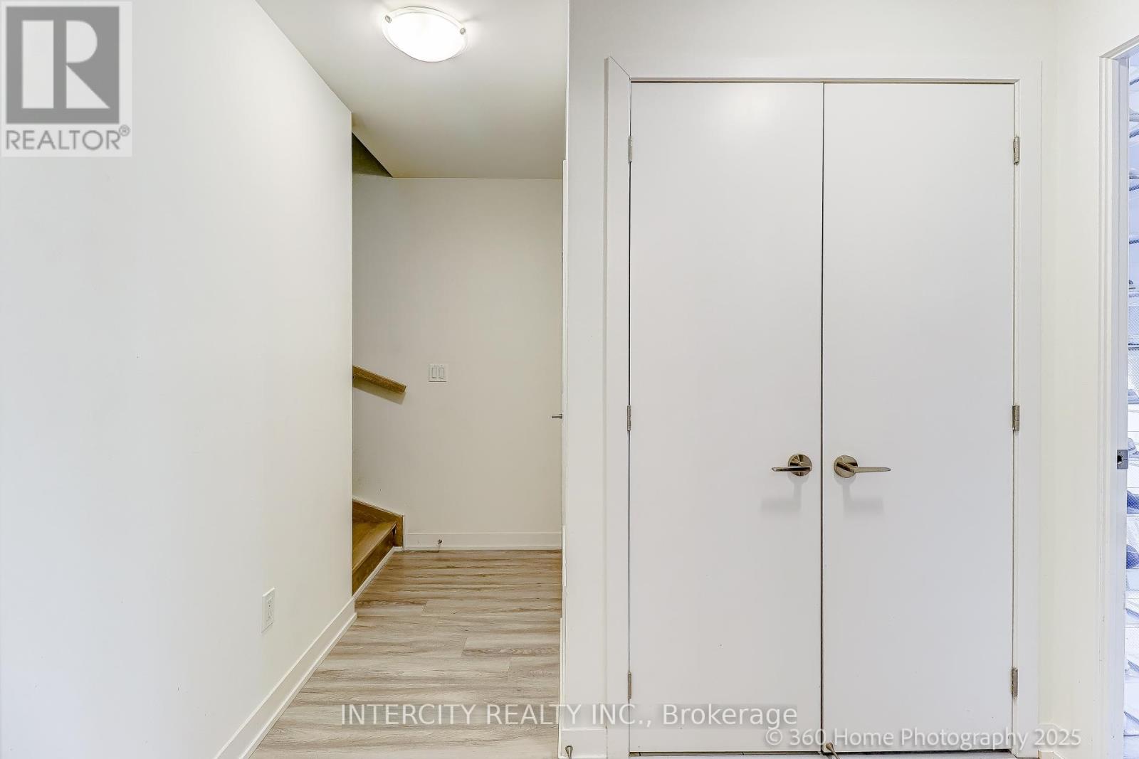 1504 - 11 David Eyer Road, Richmond Hill, Ontario  L4S 0N3 - Photo 19 - N12777446