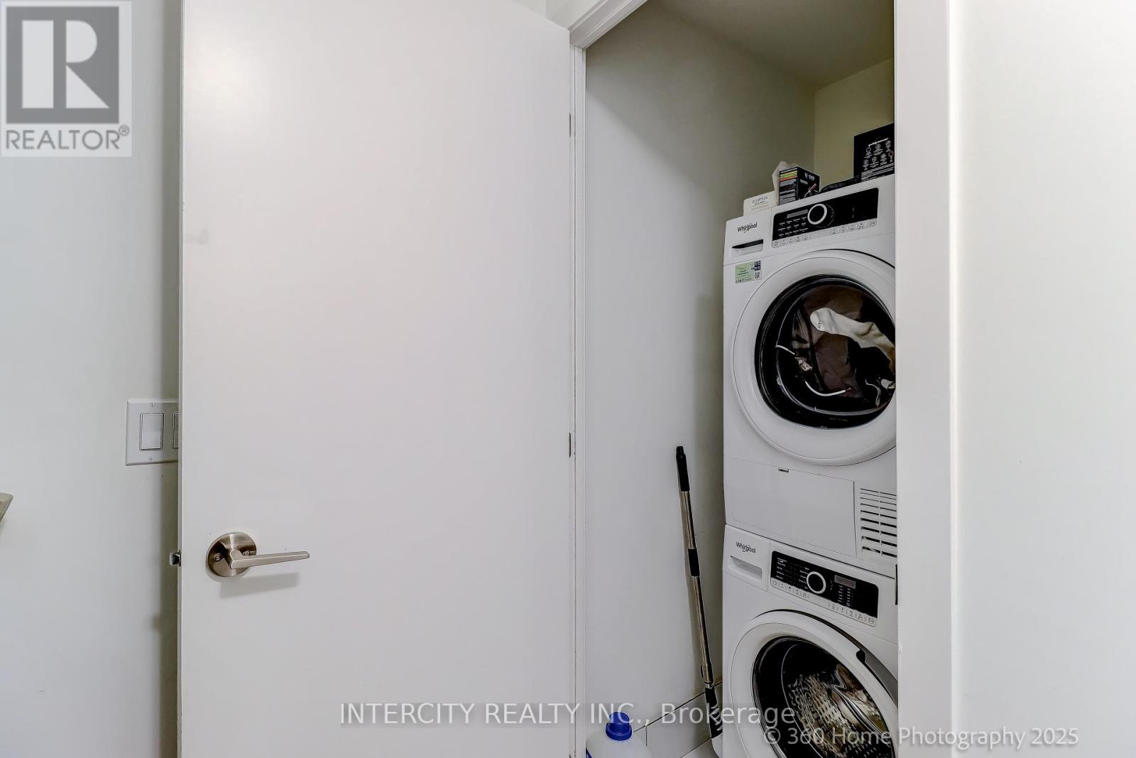 1504 - 11 David Eyer Road, Richmond Hill, Ontario  L4S 0N3 - Photo 20 - N12777446