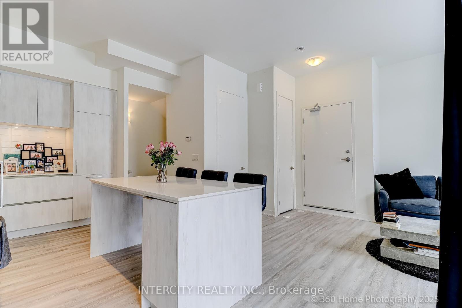 1504 - 11 David Eyer Road, Richmond Hill, Ontario  L4S 0N3 - Photo 7 - N12777446