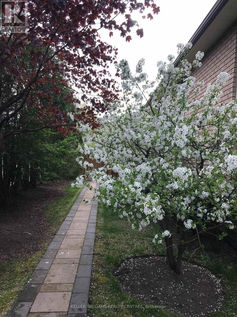 148 Hunterwood Chase, Vaughan, Ontario  L6A 4A8 - Photo 15 - N12800226