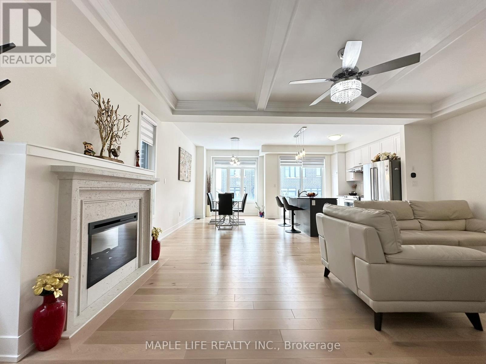 124 Hilts Drive, Richmond Hill, Ontario  L4S 0J2 - Photo 6 - N12832222