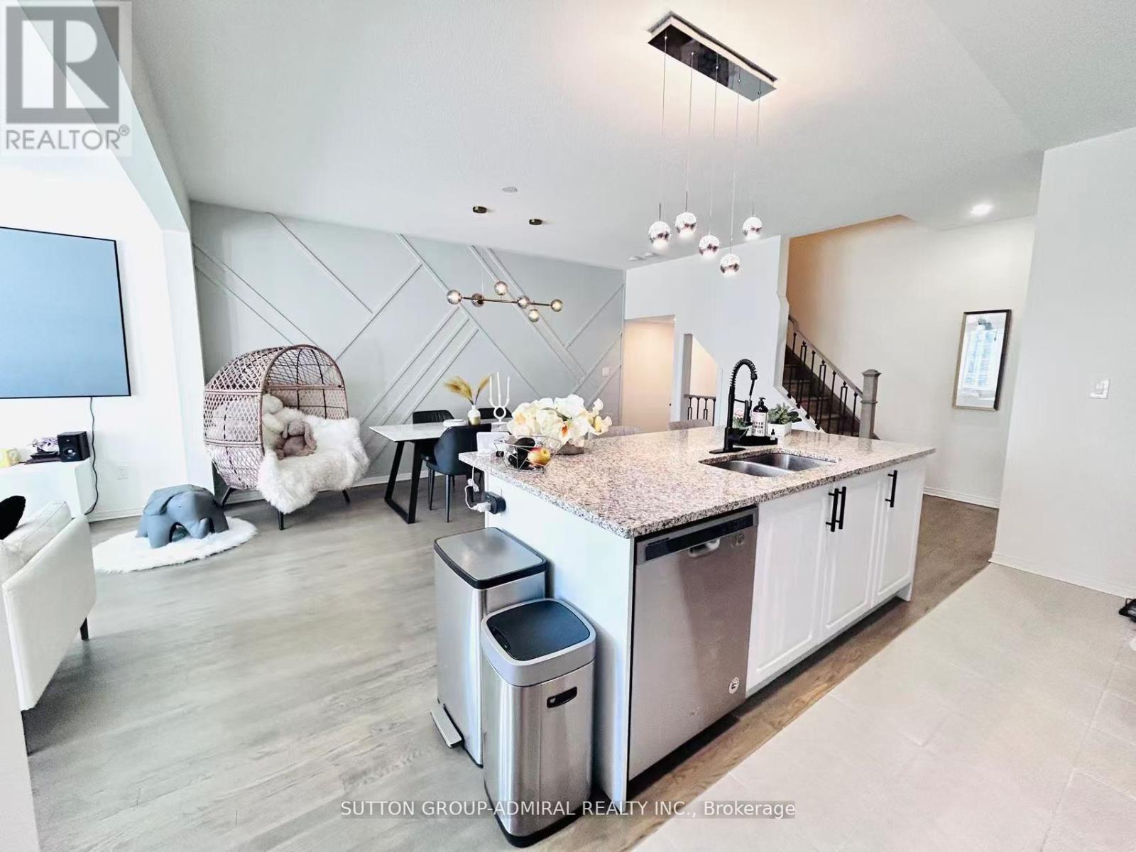 14 Mcgrath Avenue, Richmond Hill, Ontario  L4S 0K5 - Photo 9 - N12844130