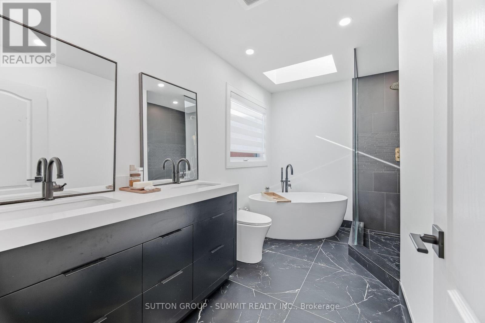 72 Ravineview Drive, Vaughan, Ontario  L6A 3T6 - Photo 27 - N12846568