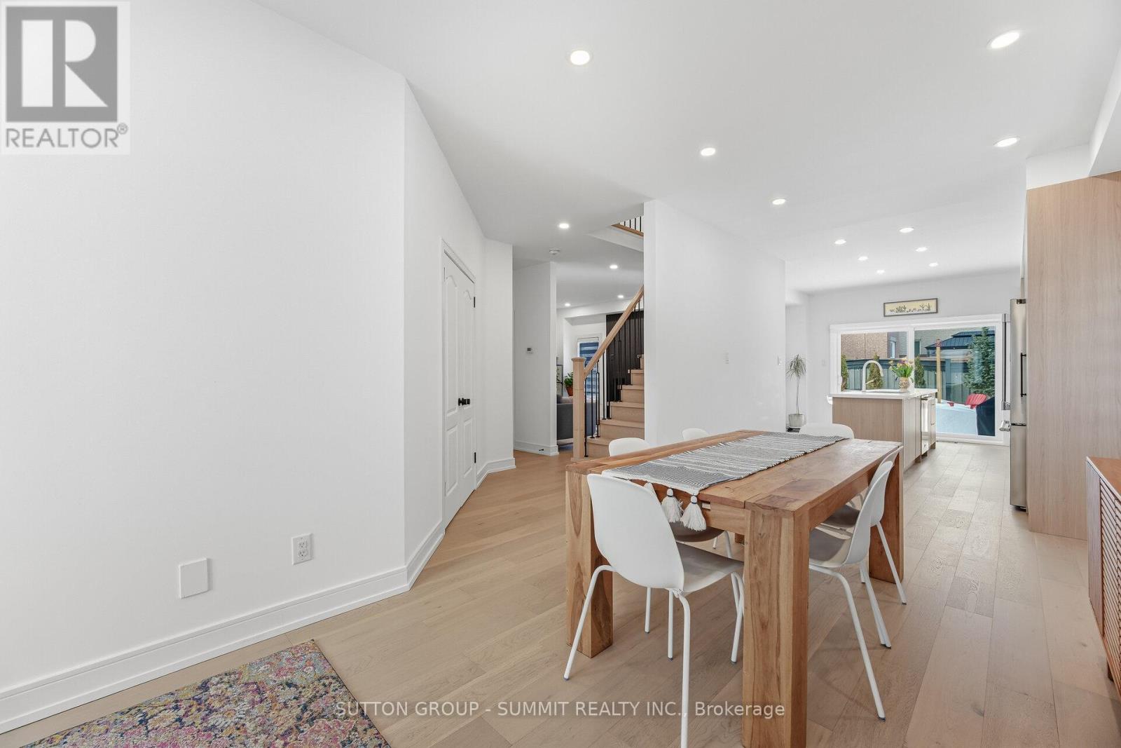 72 Ravineview Drive, Vaughan, Ontario  L6A 3T6 - Photo 8 - N12846568