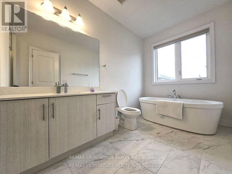 12 Schmeltzer Crescent, Richmond Hill, Ontario  L4E 1A2 - Photo 13 - N12849164