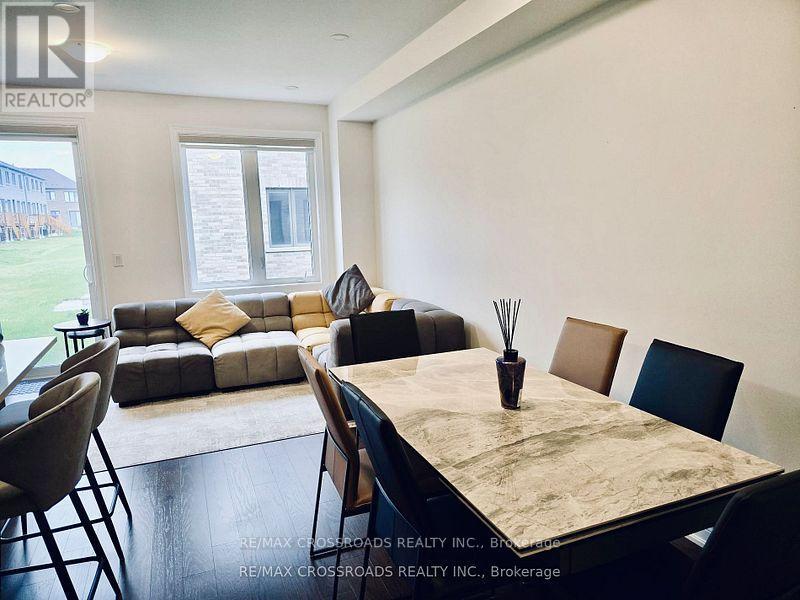 12 Schmeltzer Crescent, Richmond Hill, Ontario  L4E 1A2 - Photo 2 - N12849164