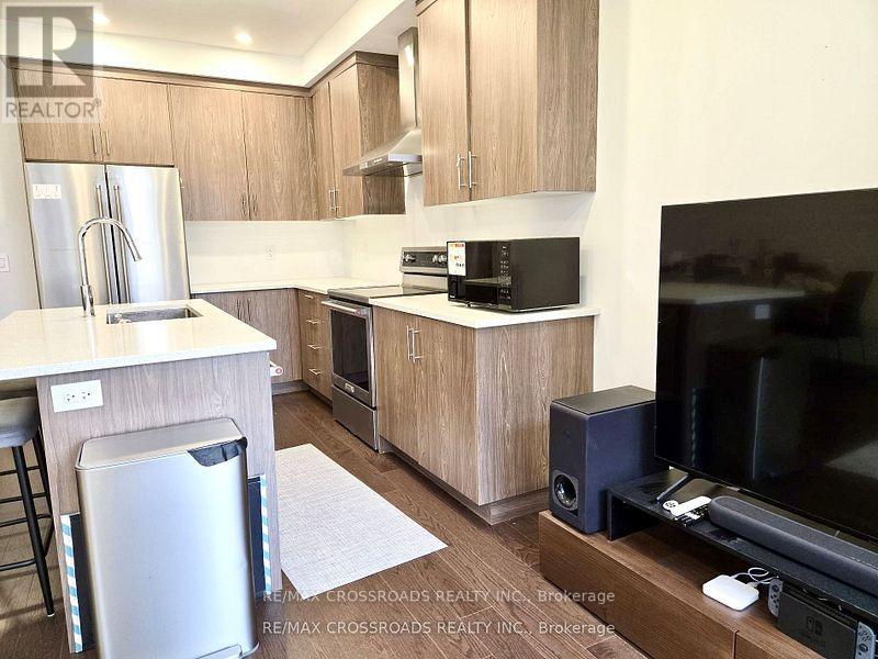 12 Schmeltzer Crescent, Richmond Hill, Ontario  L4E 1A2 - Photo 6 - N12849164