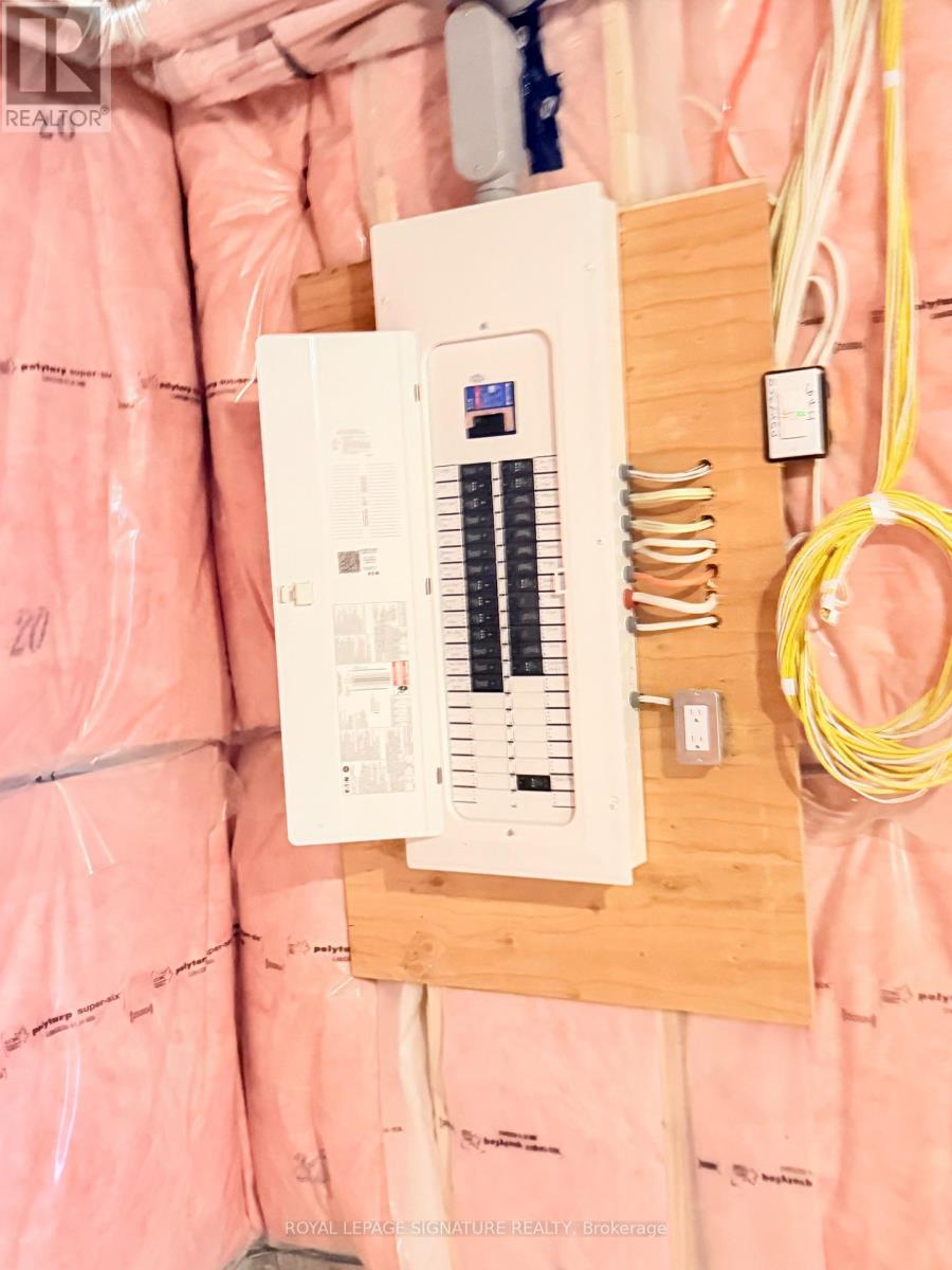 8 Art Leech Drive, Richmond Hill, Ontario  L4E 3R9 - Photo 42 - N12874804