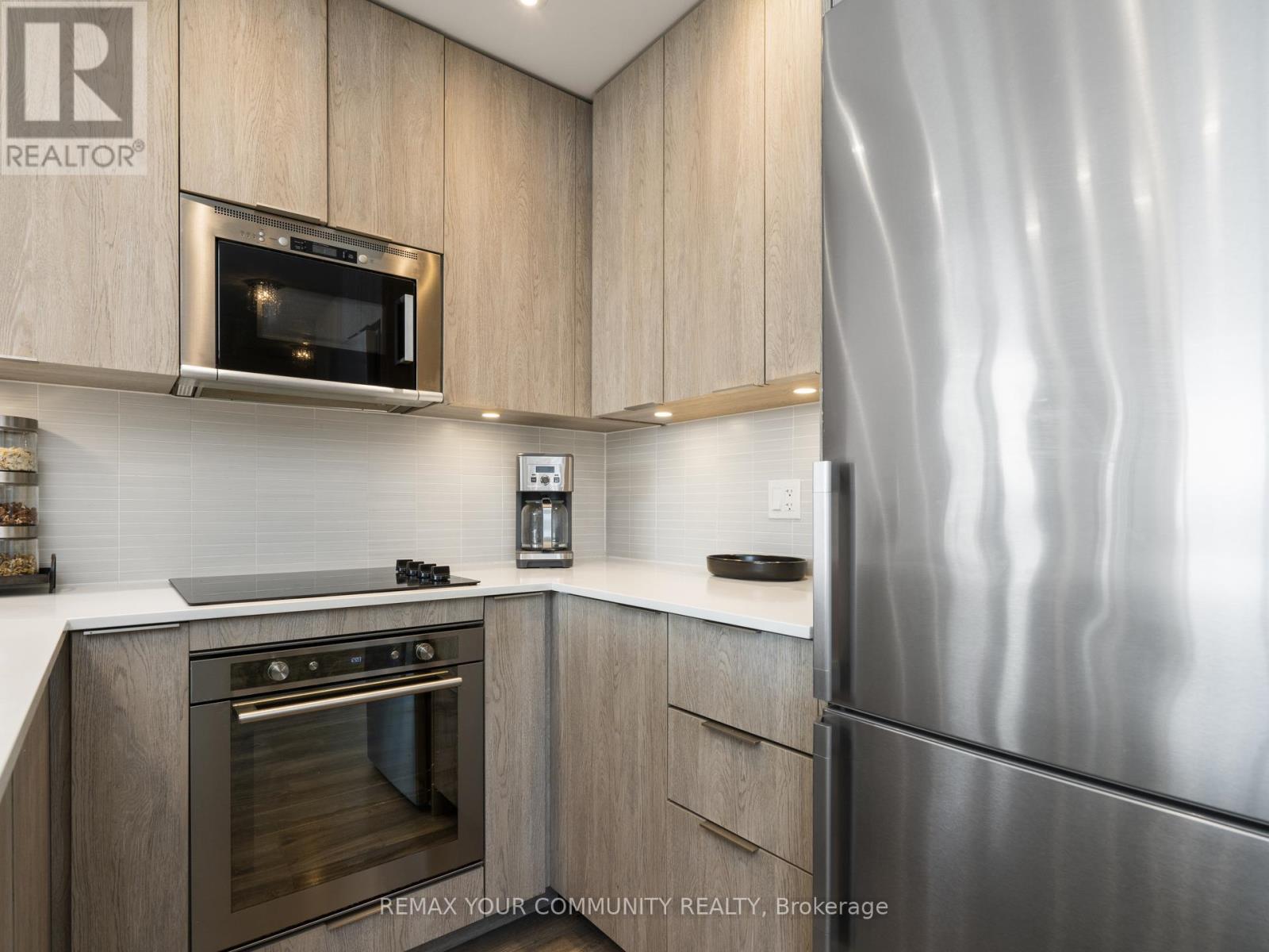 1012 - 99 Eagle Rock Way, Vaughan, Ontario  L6A 5A7 - Photo 12 - N12886104