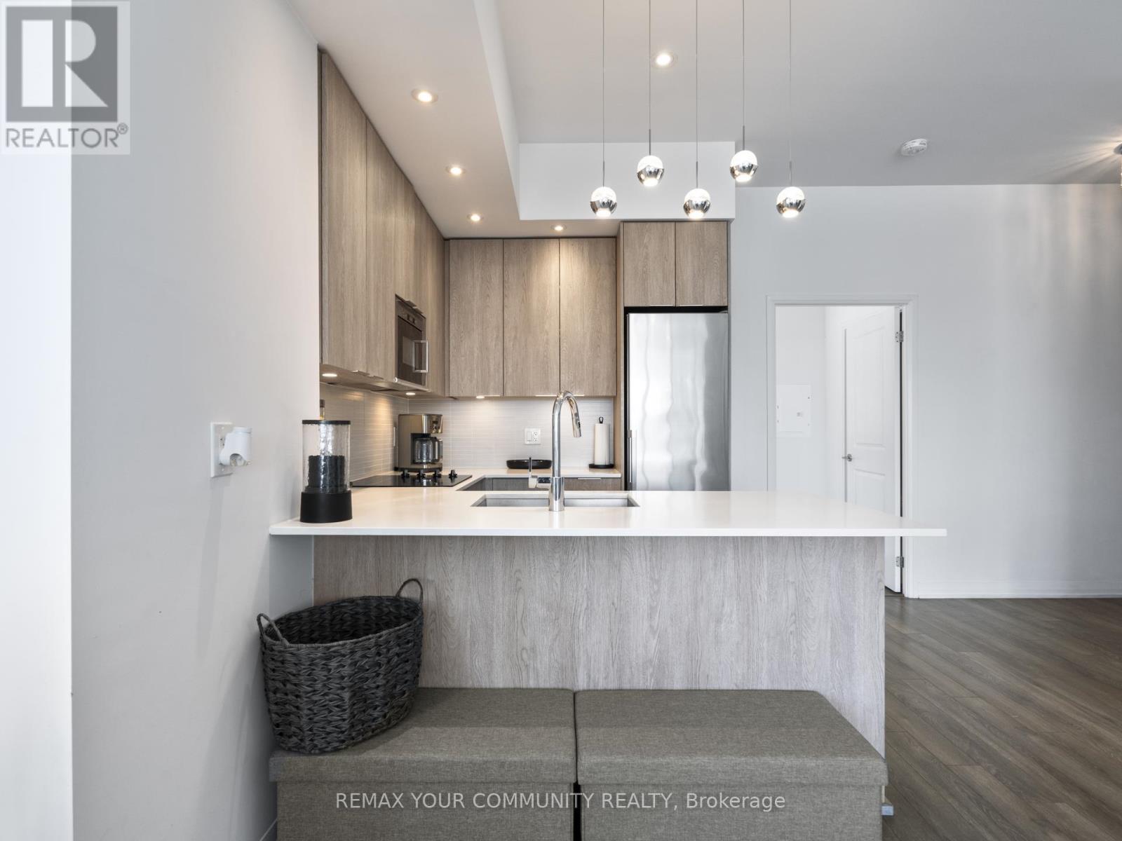 1012 - 99 Eagle Rock Way, Vaughan, Ontario  L6A 5A7 - Photo 14 - N12886104