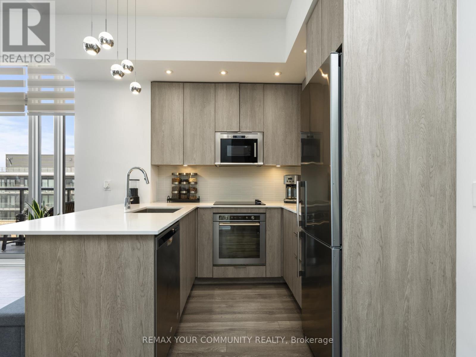 1012 - 99 Eagle Rock Way, Vaughan, Ontario  L6A 5A7 - Photo 8 - N12886104