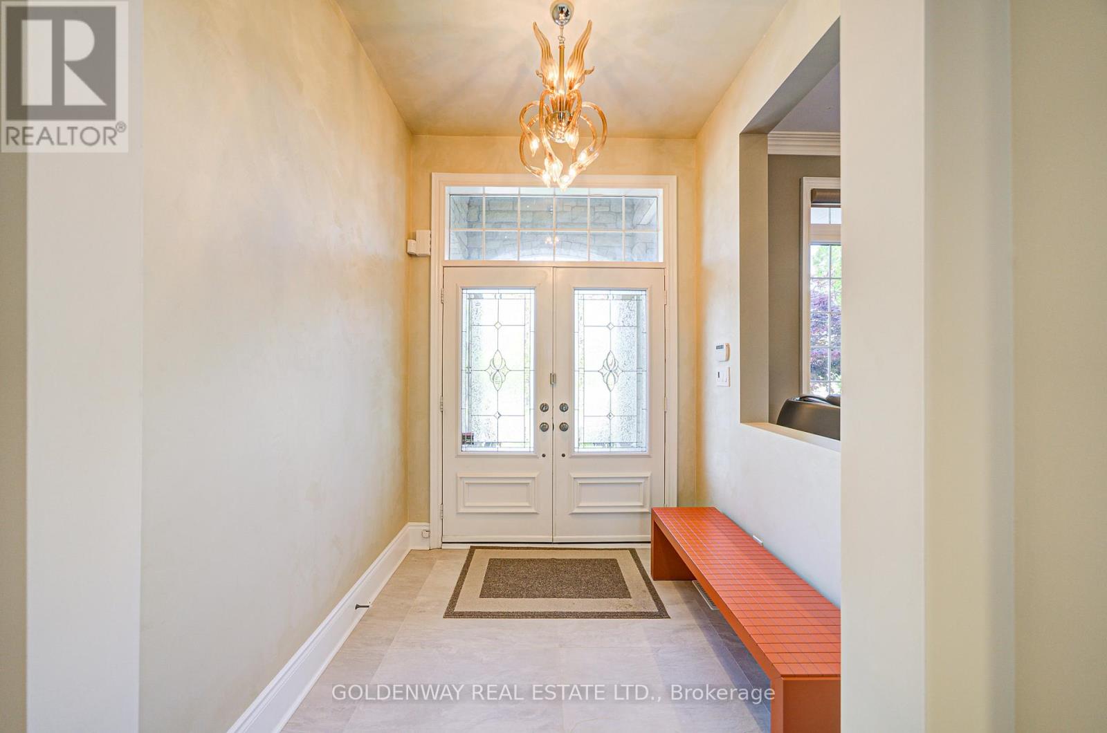 229 Hunterwood Chase, Vaughan, Ontario  L6A 4R2 - Photo 3 - N12886244