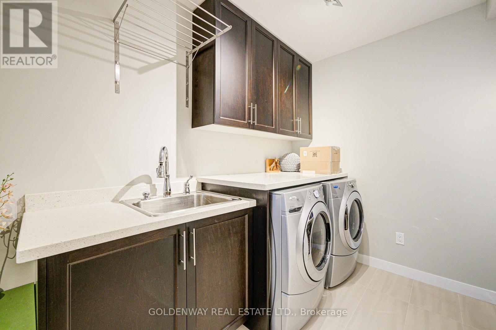 229 Hunterwood Chase, Vaughan, Ontario  L6A 4R2 - Photo 43 - N12886244