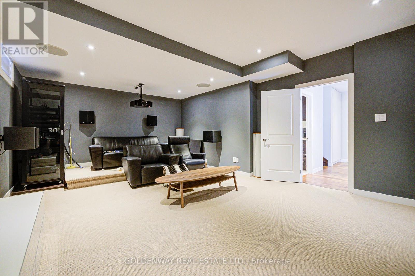 229 Hunterwood Chase, Vaughan, Ontario  L6A 4R2 - Photo 45 - N12886244