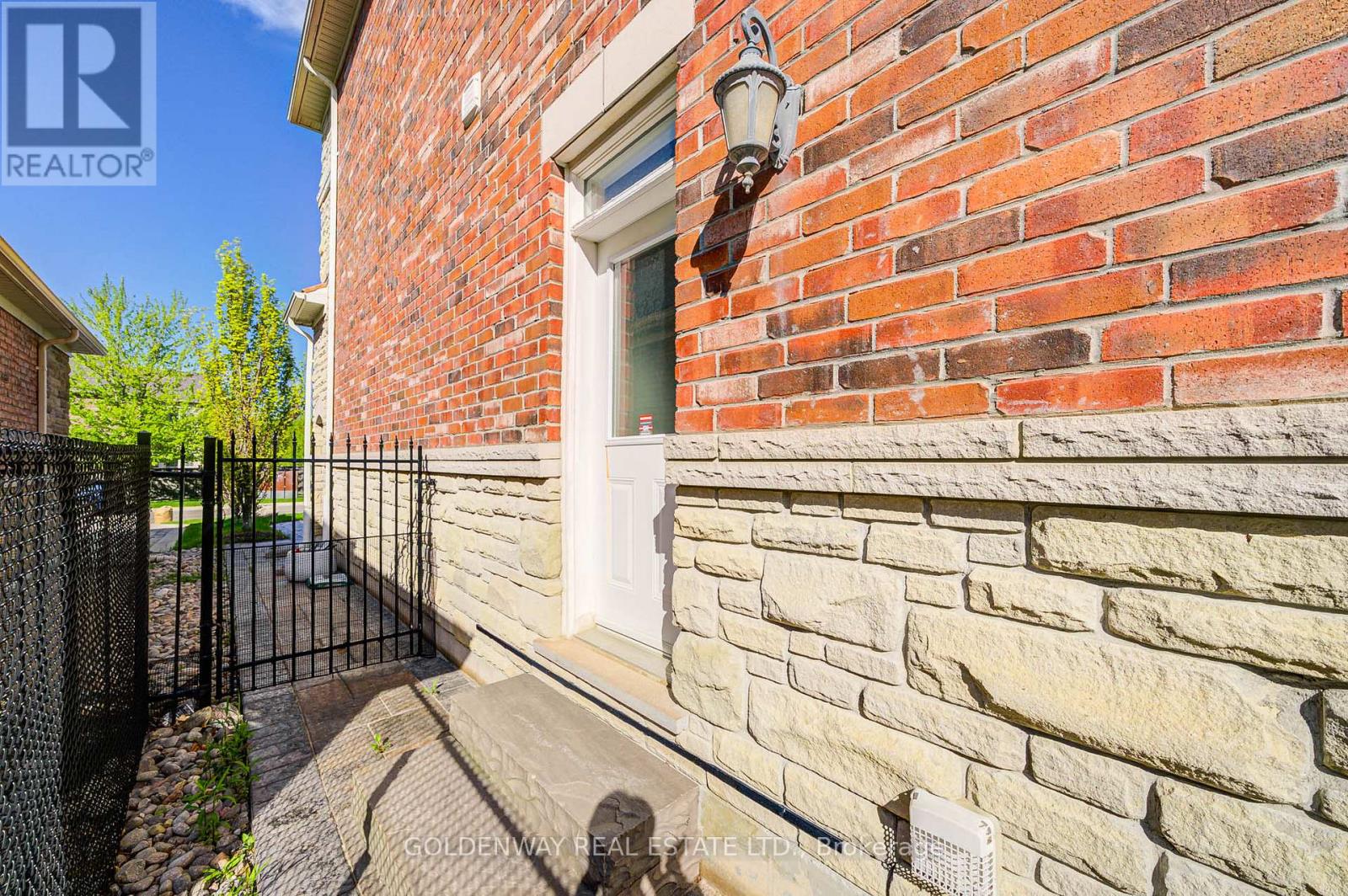 229 Hunterwood Chase, Vaughan, Ontario  L6A 4R2 - Photo 50 - N12886244