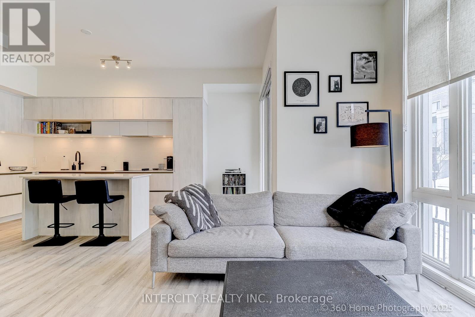 1505 - 11 David Eyer Road, Richmond Hill, Ontario  L4S 1M4 - Photo 3 - N12916942