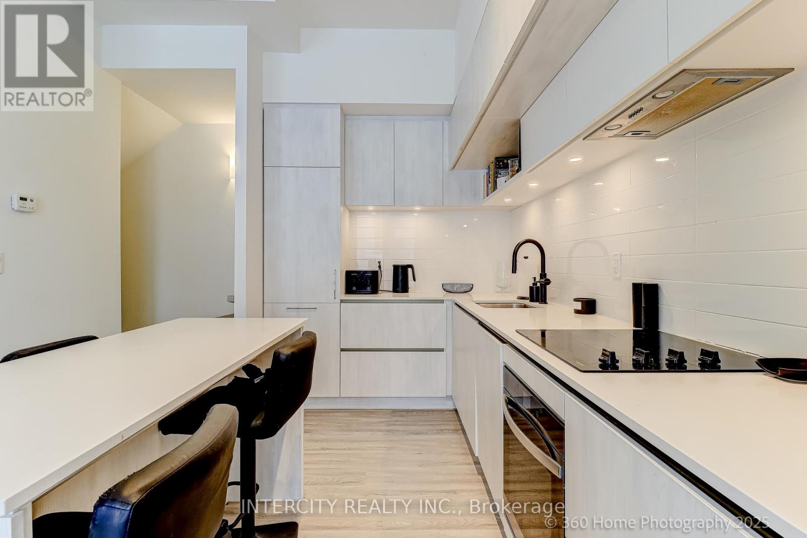 1505 - 11 David Eyer Road, Richmond Hill, Ontario  L4S 1M4 - Photo 7 - N12916942