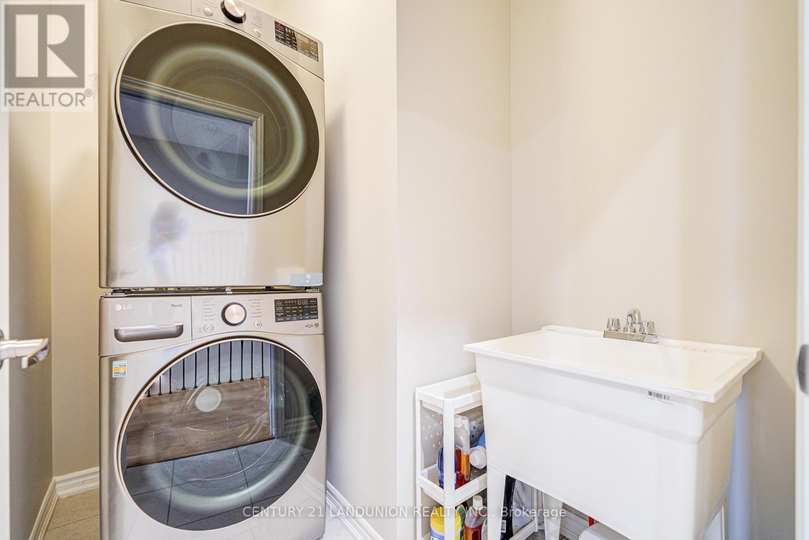 65 Puisaya Drive, Richmond Hill, Ontario  L4E 1L2 - Photo 26 - N12917056