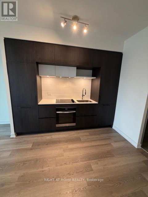 307 - 6 David Eyer Road, Richmond Hill, Ontario  L4S 0N5 - Photo 5 - N12917390