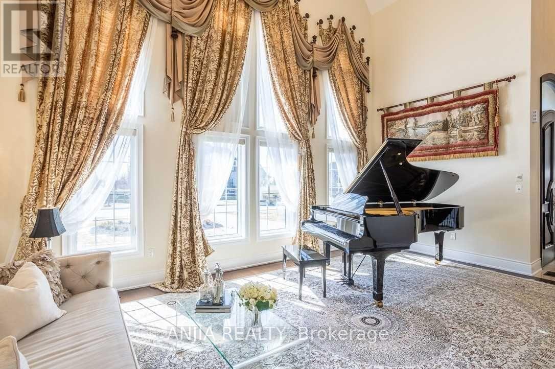 115 Stallions Court, Vaughan, Ontario  L6A 4V5 - Photo 3 - N12923174