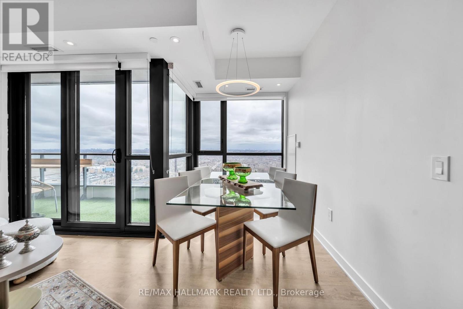 1506 - 120 Eagle Rock Way, Vaughan, Ontario  L6A 5C2 - Photo 9 - N12927974