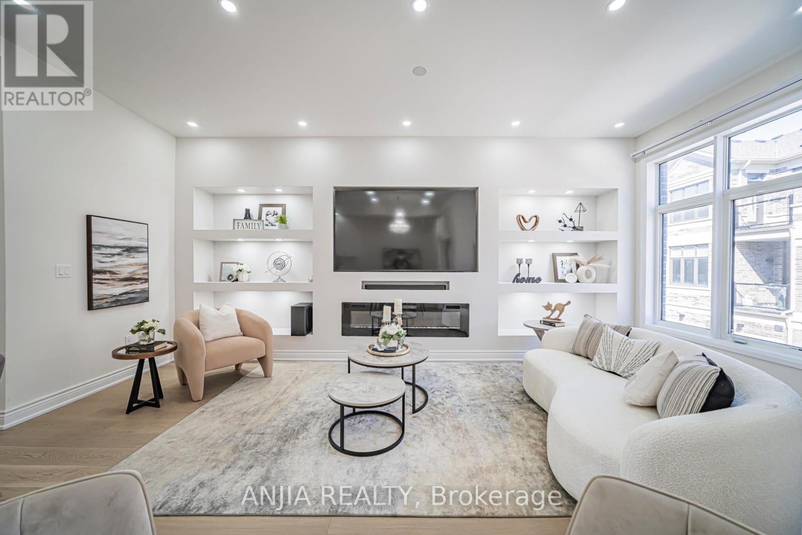 45 Kahshe Lane W, Richmond Hill, Ontario  L4S 0N9 - Photo 10 - N12940984