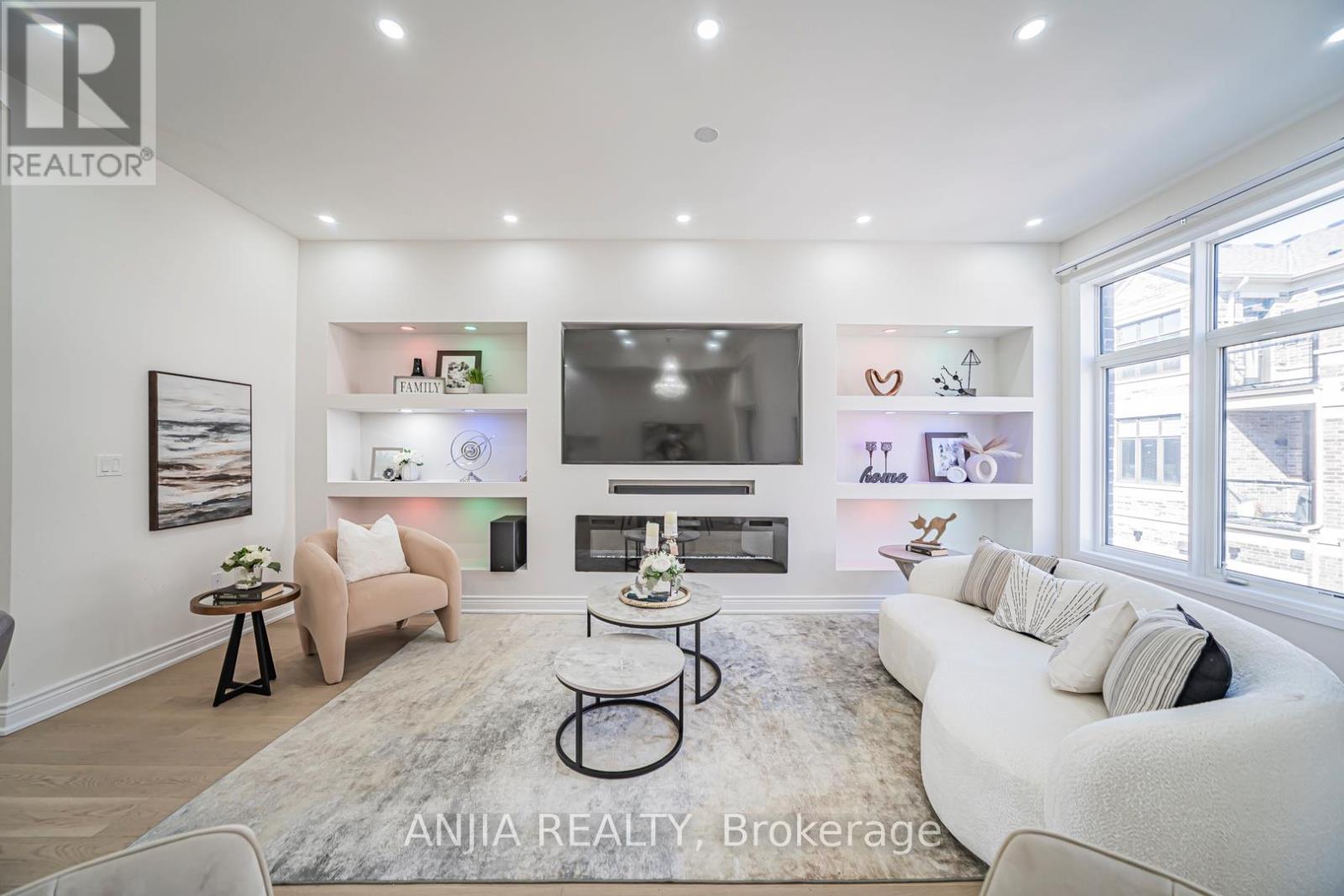 45 Kahshe Lane W, Richmond Hill, Ontario  L4S 0N9 - Photo 14 - N12940984