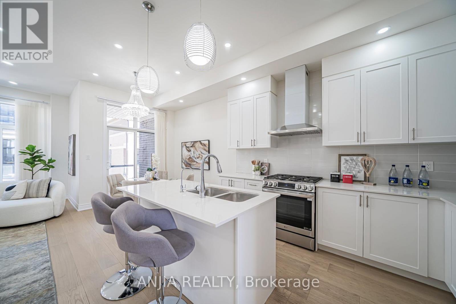 45 Kahshe Lane W, Richmond Hill, Ontario  L4S 0N9 - Photo 9 - N12940984