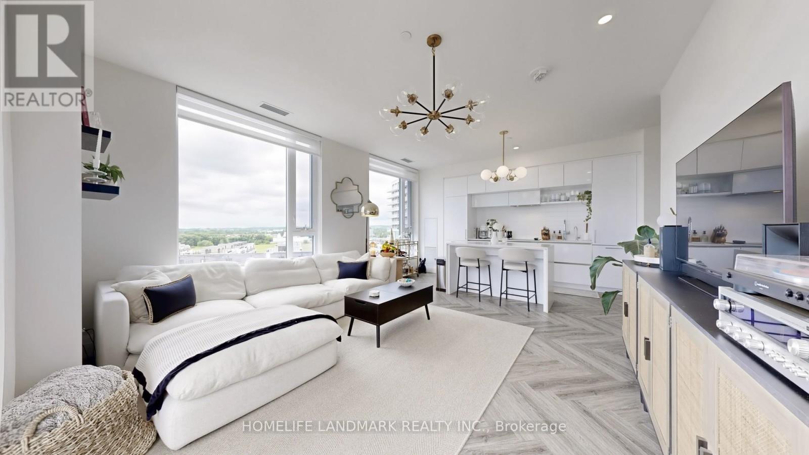 812 - 6 David Eyer Road, Richmond Hill, Ontario  L4S 0N5 - Photo 3 - N12947692